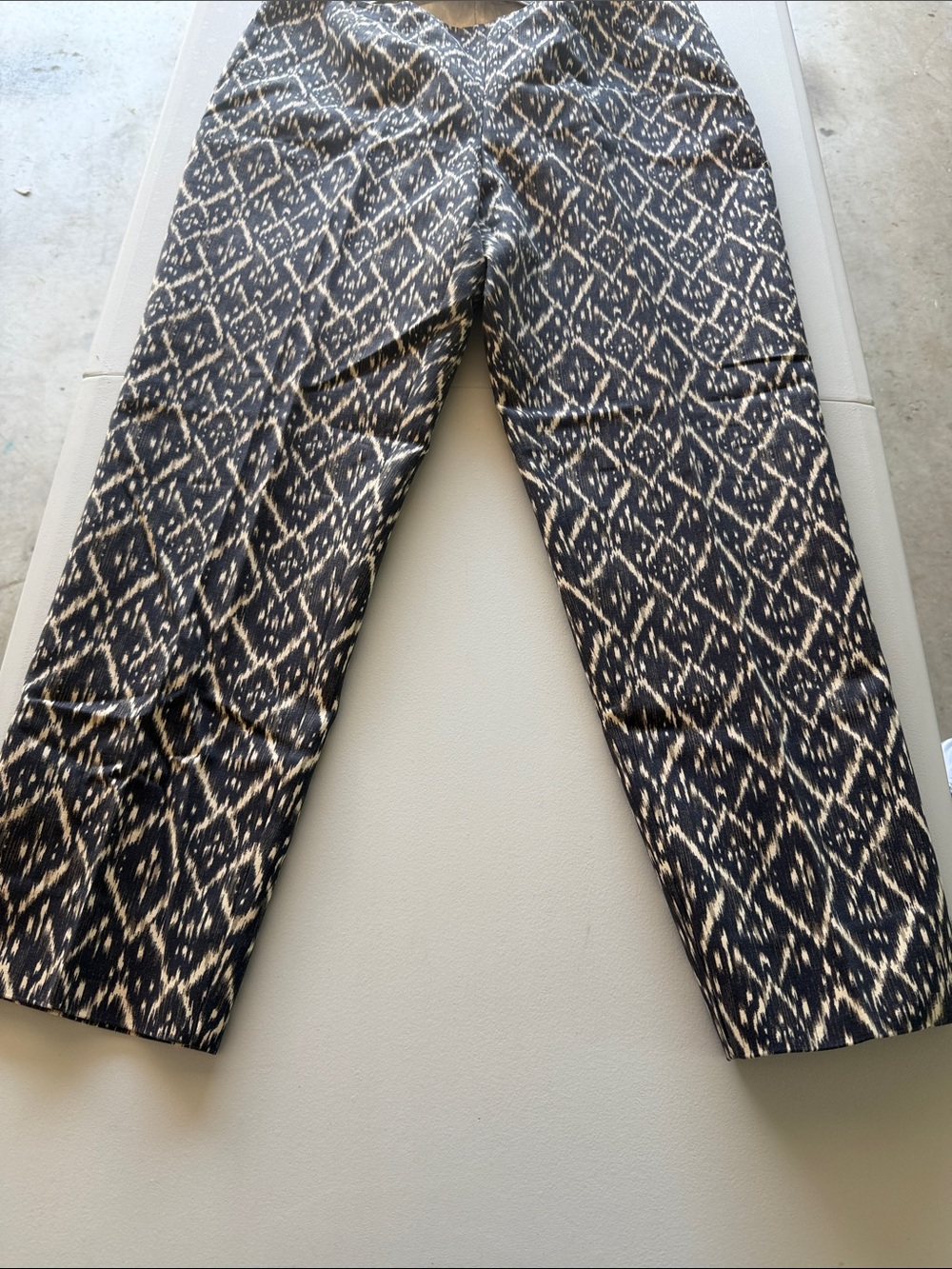 Chico's Black and Cream Ikat Print PantsSize Chicos 2